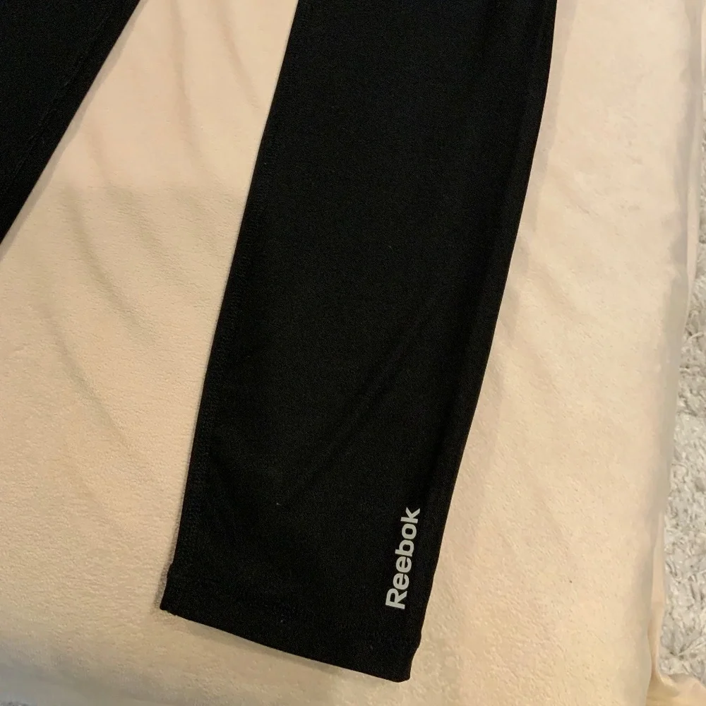 Reebok Black L leggings Active  Workout Adventure Travel Minimalist Normcore Gym